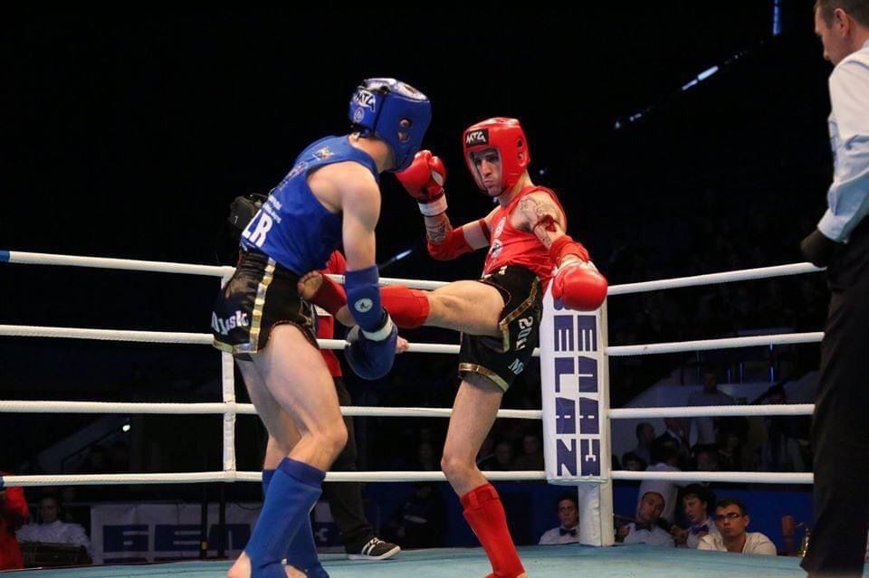 El navarro Mikel Fernández reina en la cuna del Muay Thai
